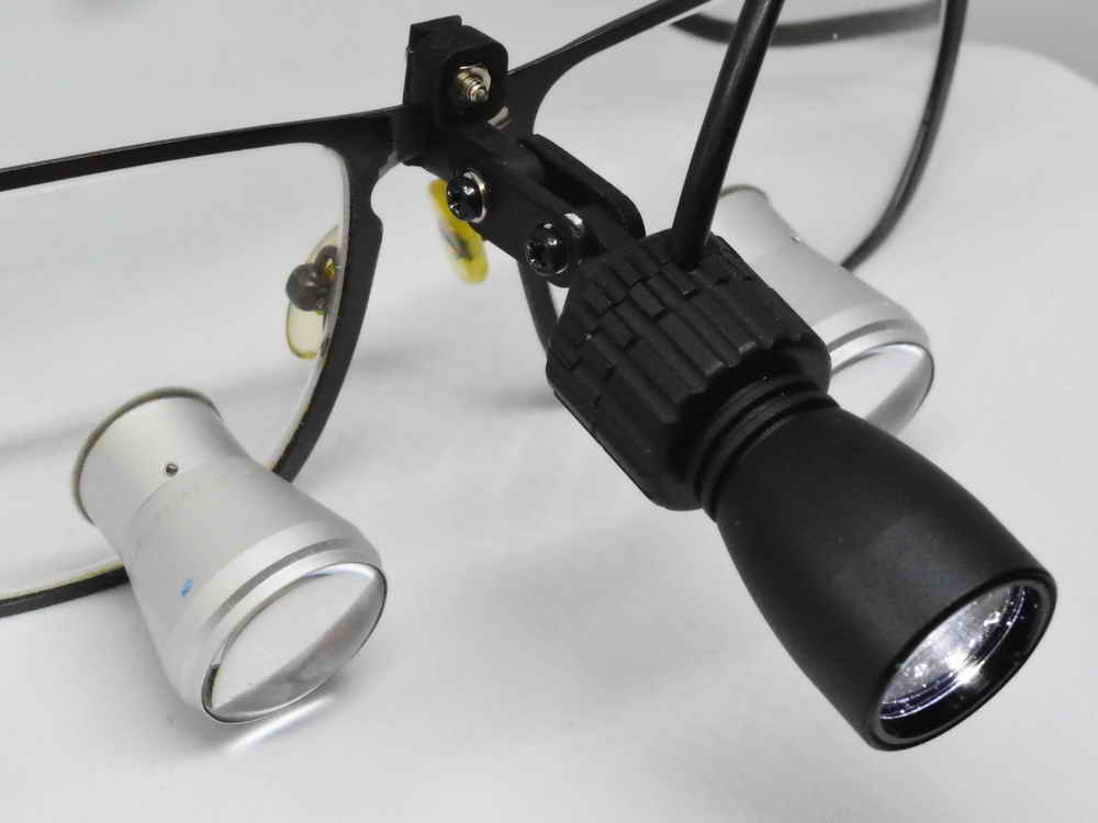 Eigene TTL-Lupenbrille mit PowerLight spot Clip SLA-3D